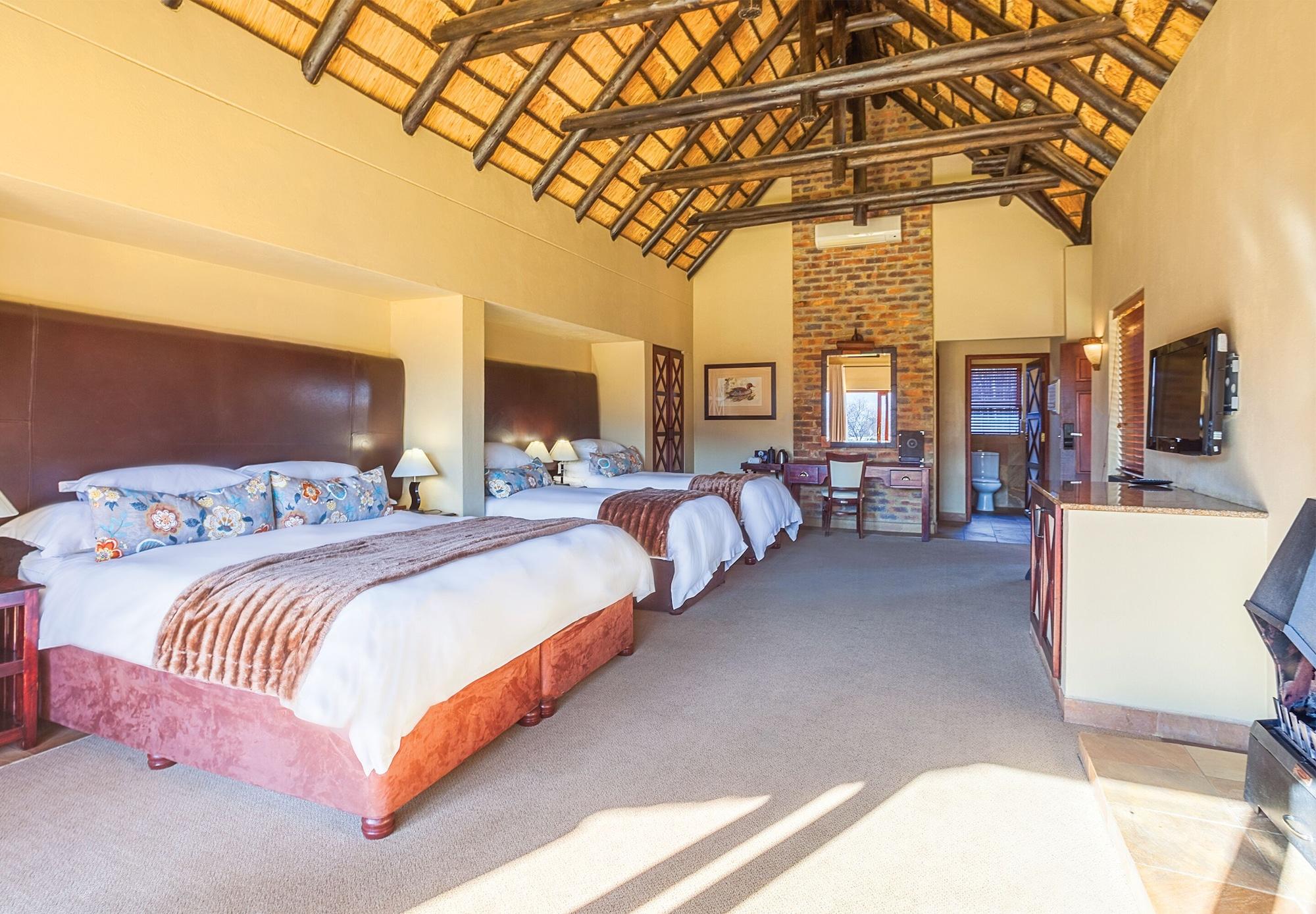 Kloofzicht Lodge & Spa Krugersdorp Exteriör bild Family Suite
