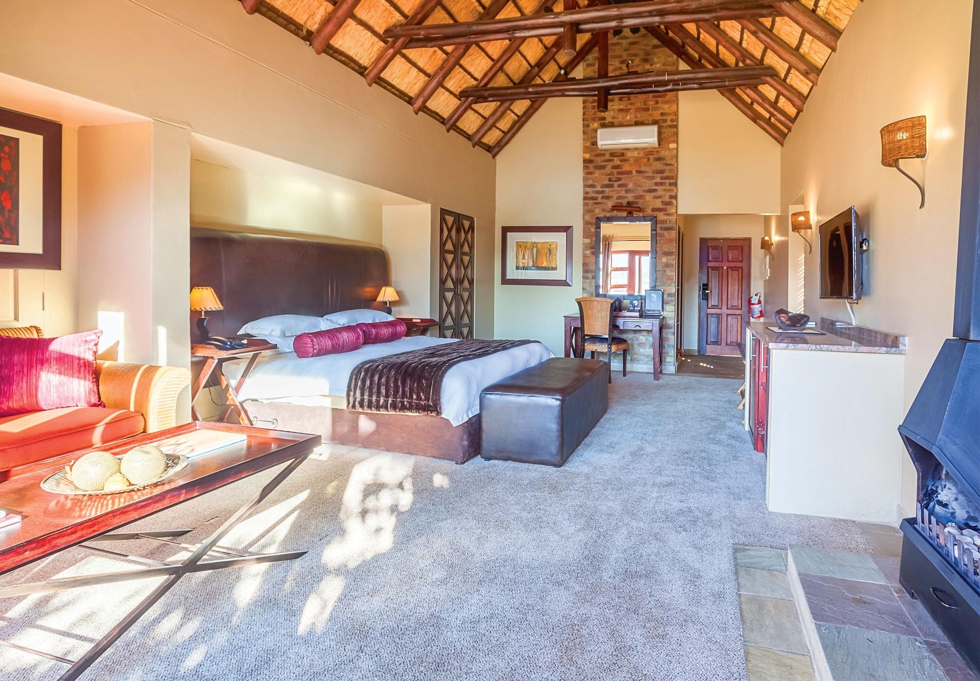 Kloofzicht Lodge & Spa Krugersdorp Exteriör bild Executive Suite at Protea Hotel, Silver Lakes