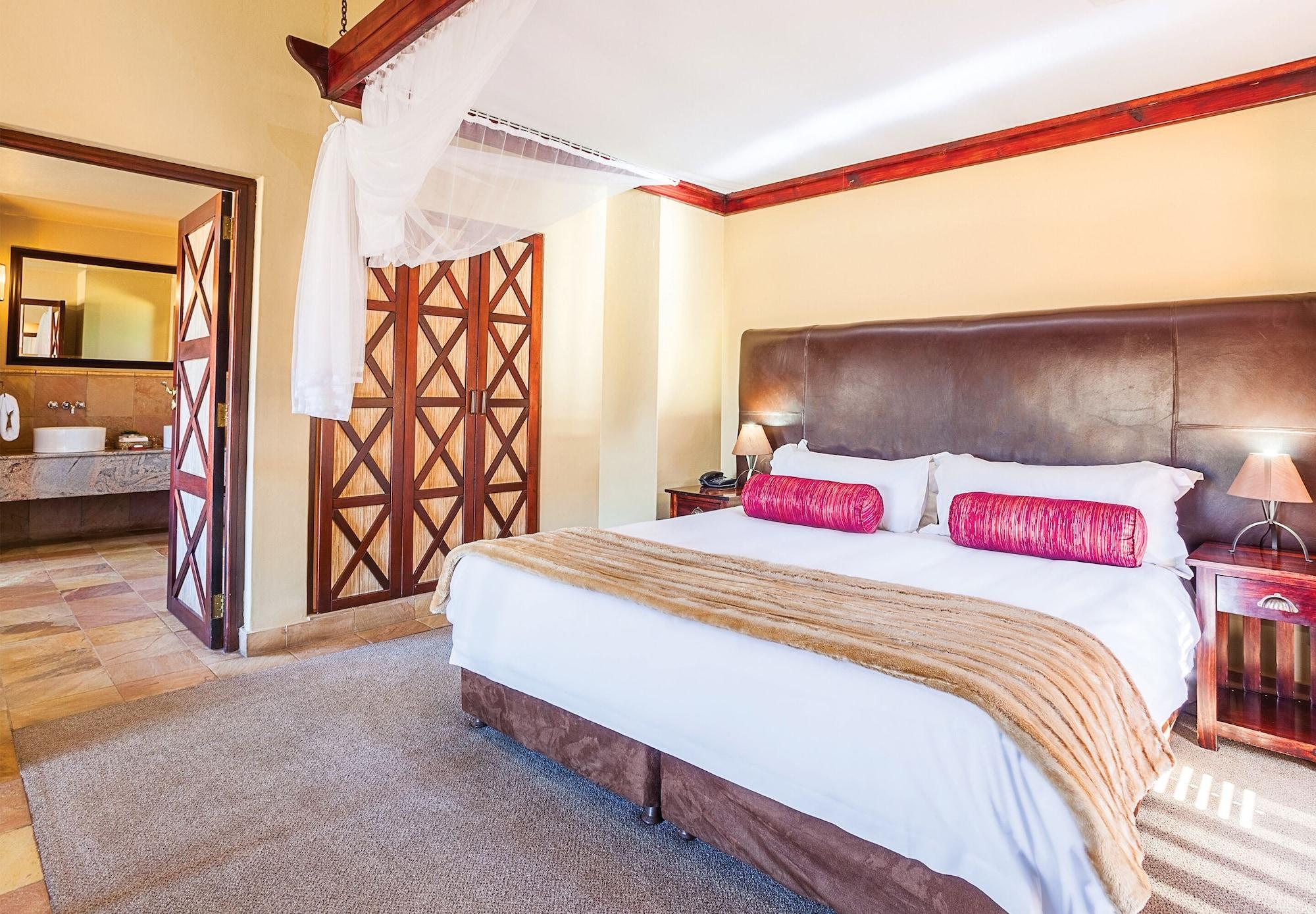 Kloofzicht Lodge & Spa Krugersdorp Exteriör bild A bedroom at the Kingdom Hotel
