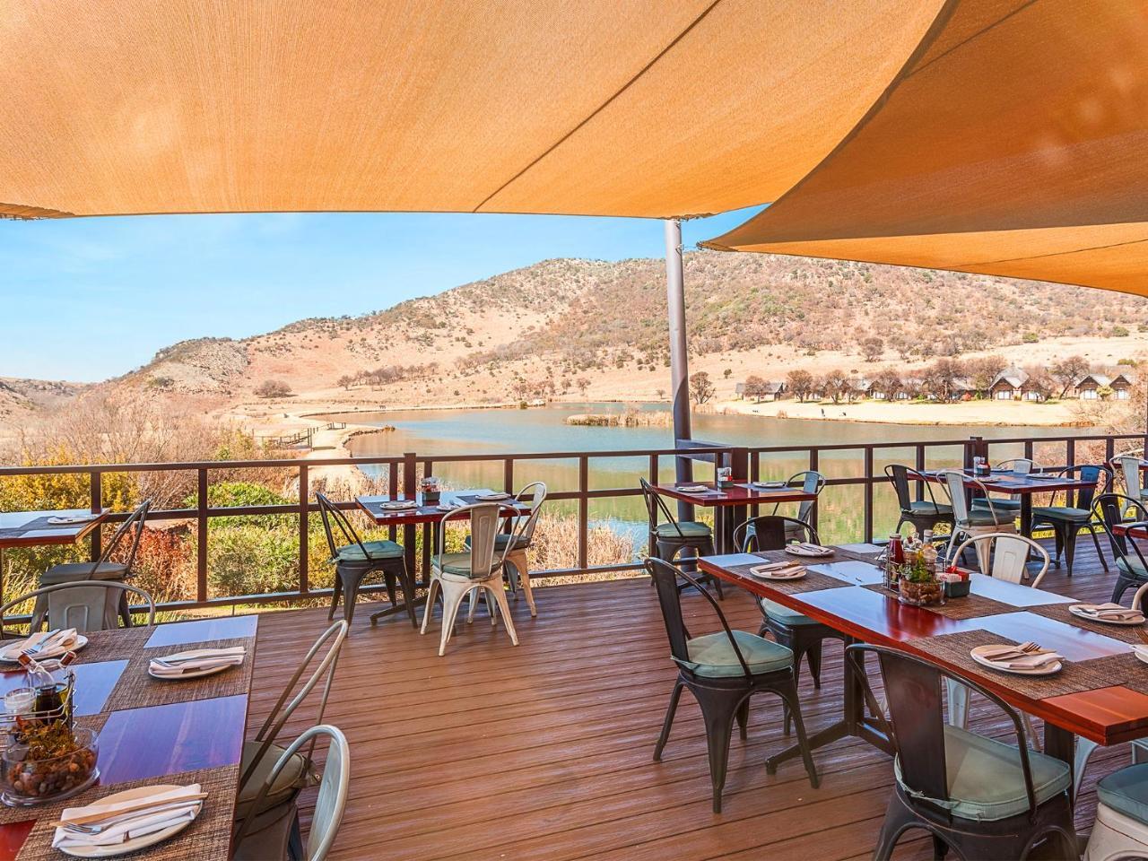 Kloofzicht Lodge & Spa Krugersdorp Exteriör bild The Deck at the LaStella Winery