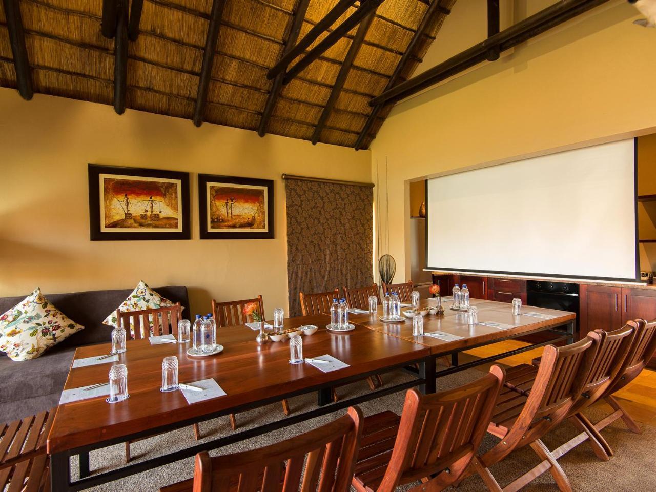 Kloofzicht Lodge & Spa Krugersdorp Exteriör bild Conference room at the Victoria Falls Hotel