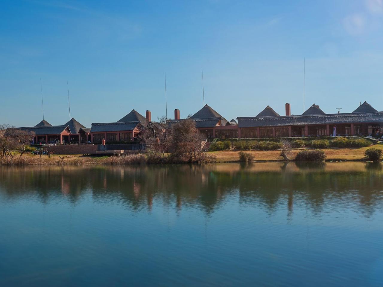 Kloofzicht Lodge & Spa Krugersdorp Exteriör bild The Fort Worth Botanic Garden